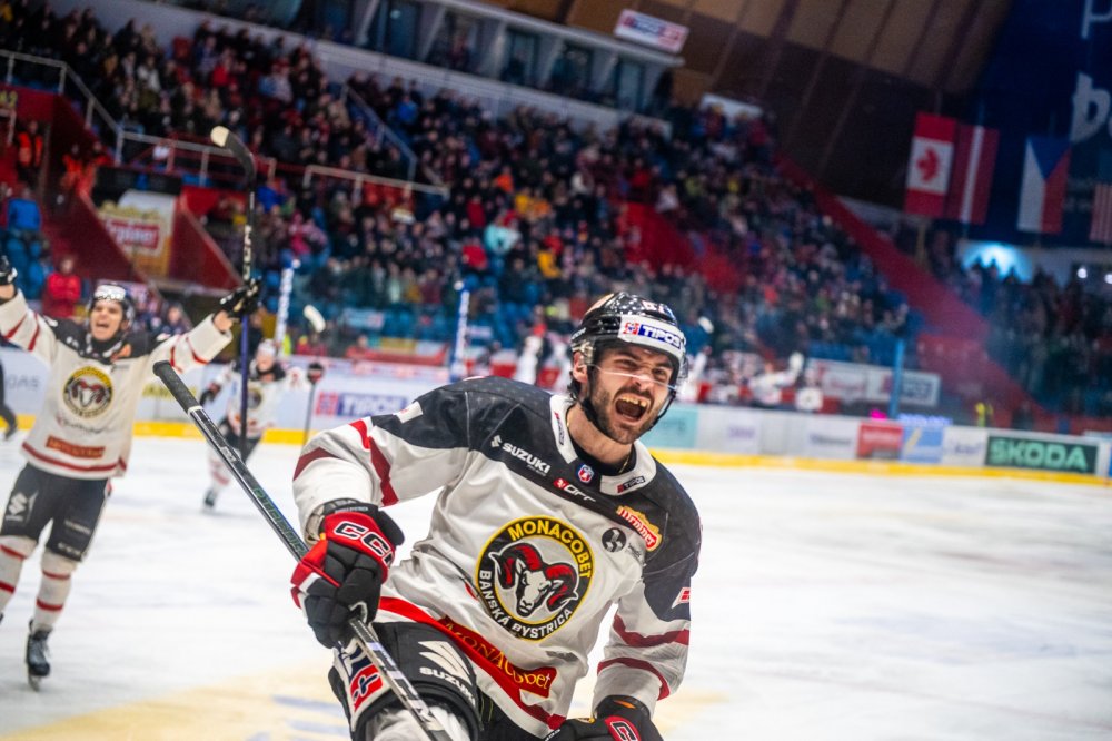 Po skvelom obrate v derby opäť víťazne | HC 05